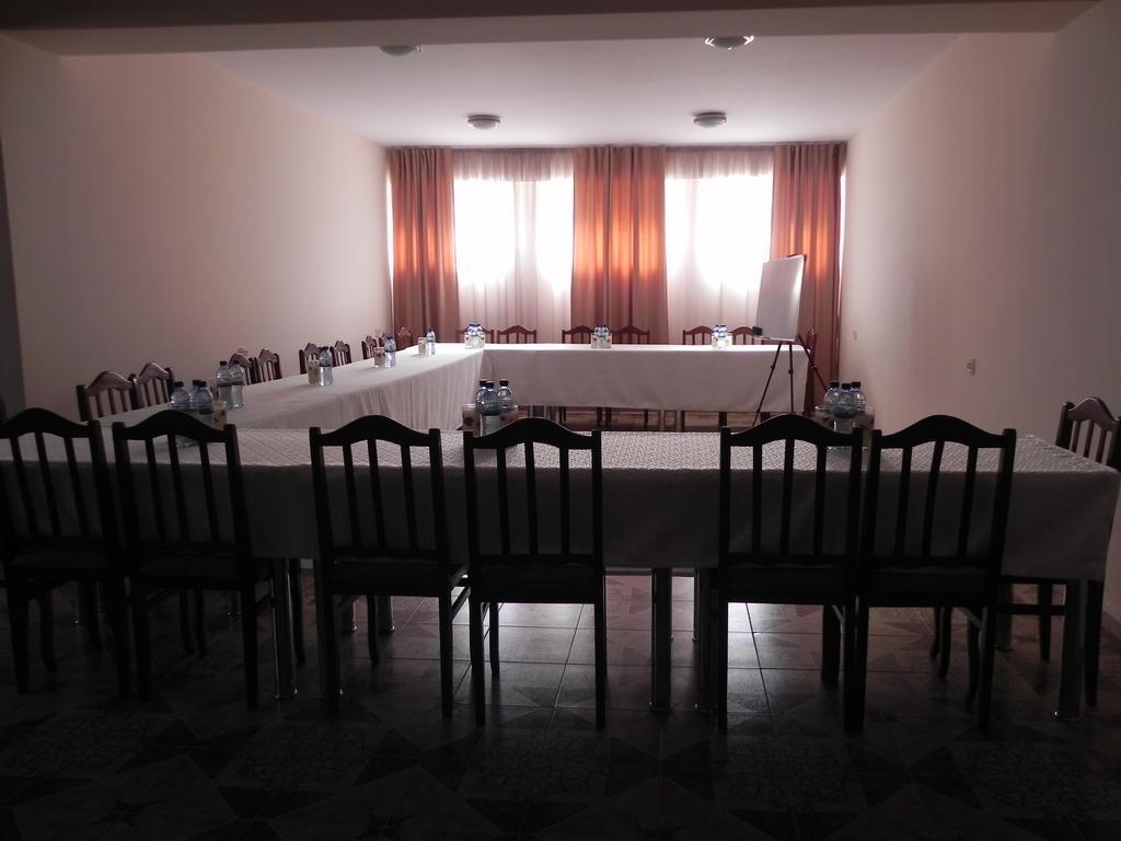 Europa+T Hotel Tbilisi Bagian luar foto