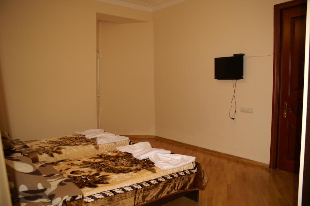 Europa+T Hotel Tbilisi Bagian luar foto