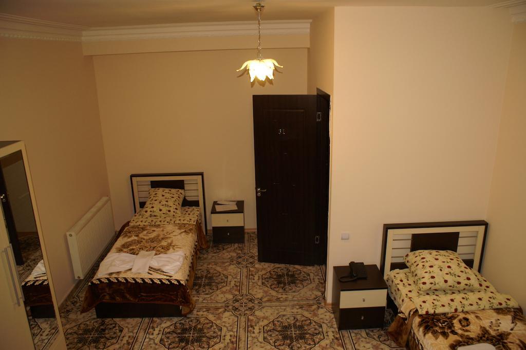 Europa+T Hotel Tbilisi Bagian luar foto