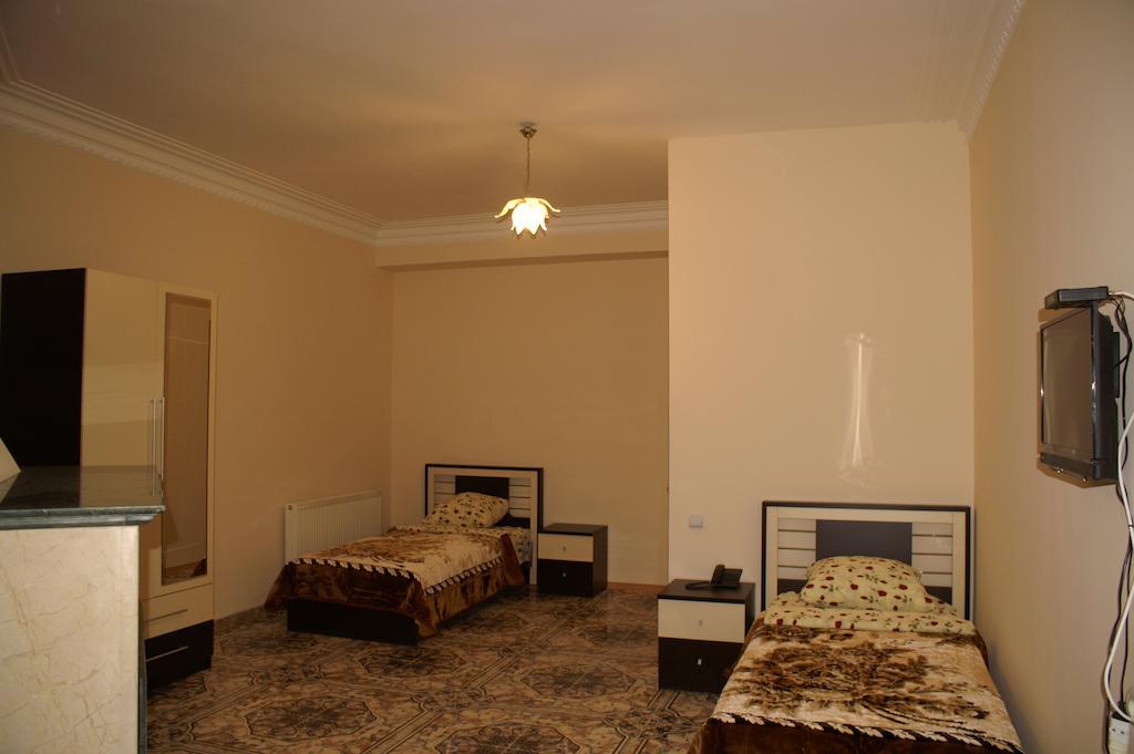 Europa+T Hotel Tbilisi Bagian luar foto