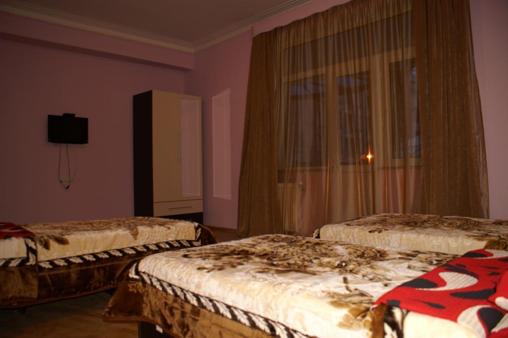 Europa+T Hotel Tbilisi Ruang foto