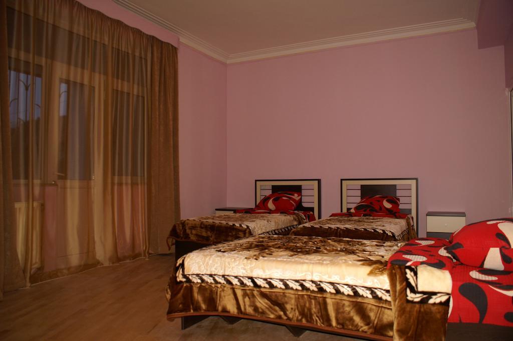 Europa+T Hotel Tbilisi Ruang foto